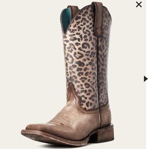 Ariat Circuit Savanna Western Boot in Naturally Distressed Brown (Leopard)